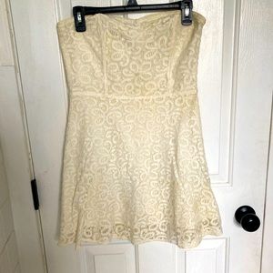 Off white lace-strapless dress!